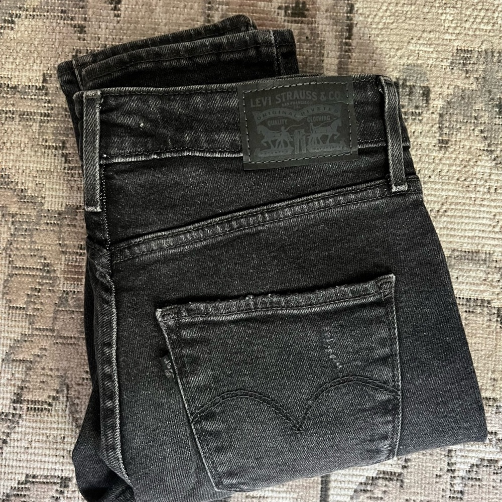 Levi’s — 721 High Rise Skinny Ankle Jeans